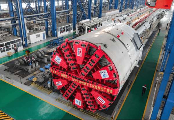 (圖:我國盾構(gòu)機運作現(xiàn)場)