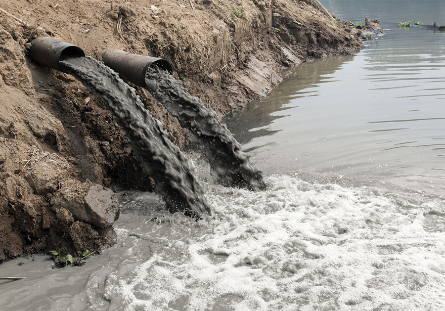 （圖：曝氣池污水泡沫）