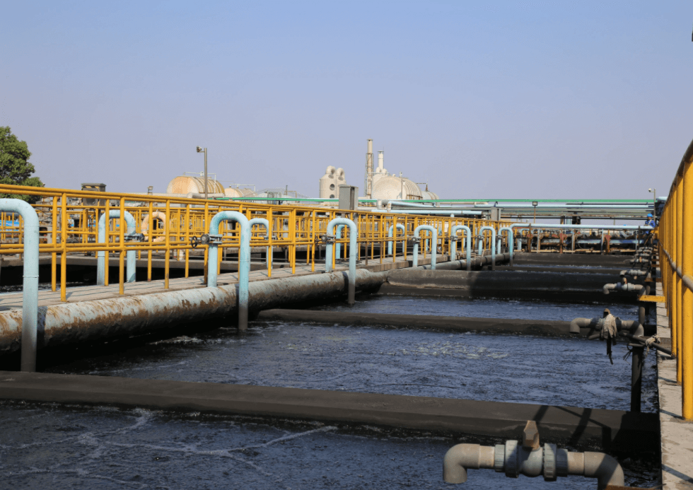 (圖:制藥廠污水)